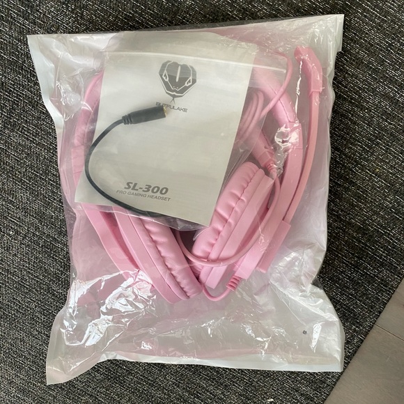 NWT pro gaming headset - Picture 7 of 7